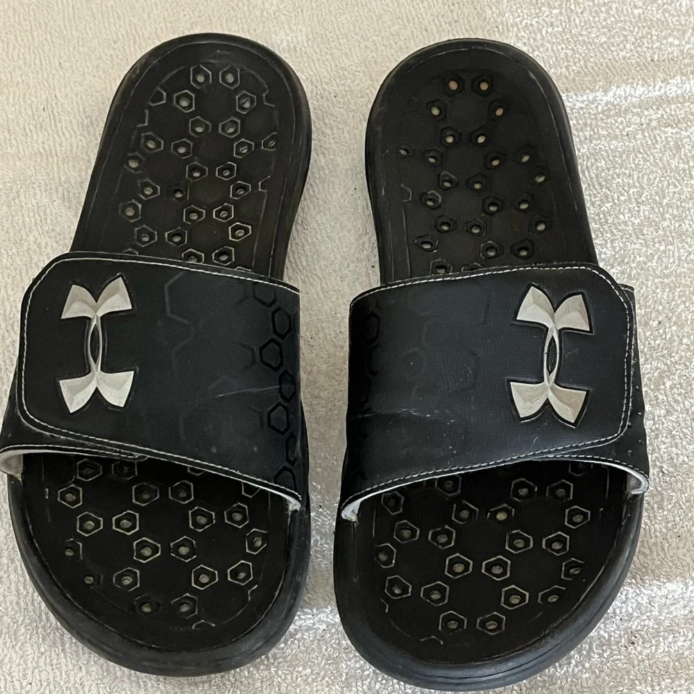 Under Armor Sandals Sz 10